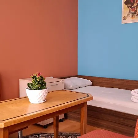 Jamaika @ Shopen אכסניה וילנה